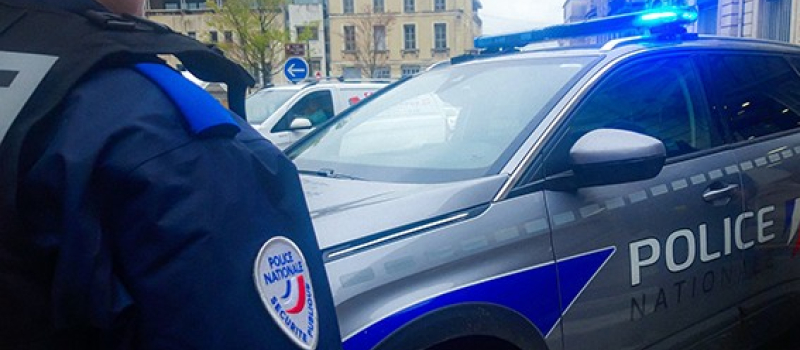 La Police nationale recrute des gardiens de la paix.