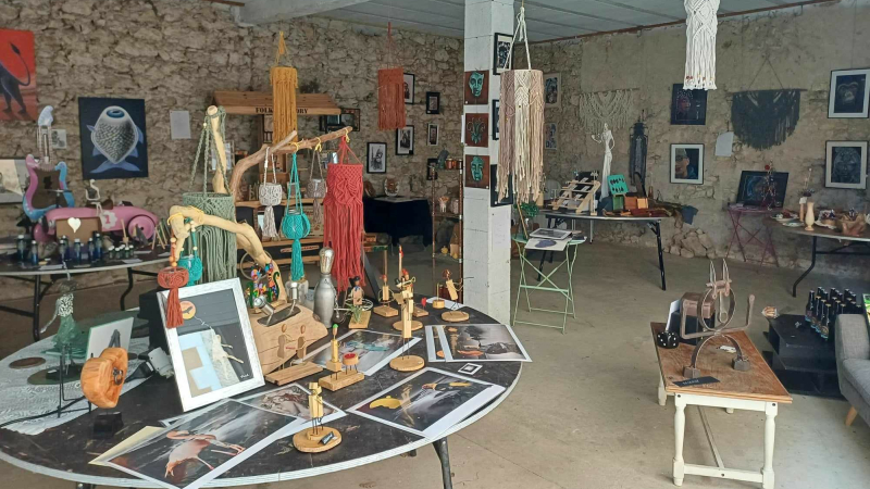 La compagnie "Les Arts Modestes" et leur "marché de Noël pas comme les autres" sur DFM 930 mercredi !