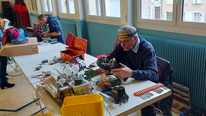 Le Repair Café d'Artagnan en Fezensac en visite à Vic !