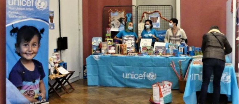 Le village des humanitaires : un marché de Noël solidaire