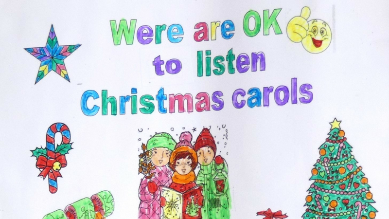 Auch:  "were are ok to listen christmas carols"  Nous sommes d'accord pour écouter des chants de Noël »