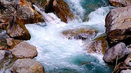eaux riviere libre de droits.jpeg
