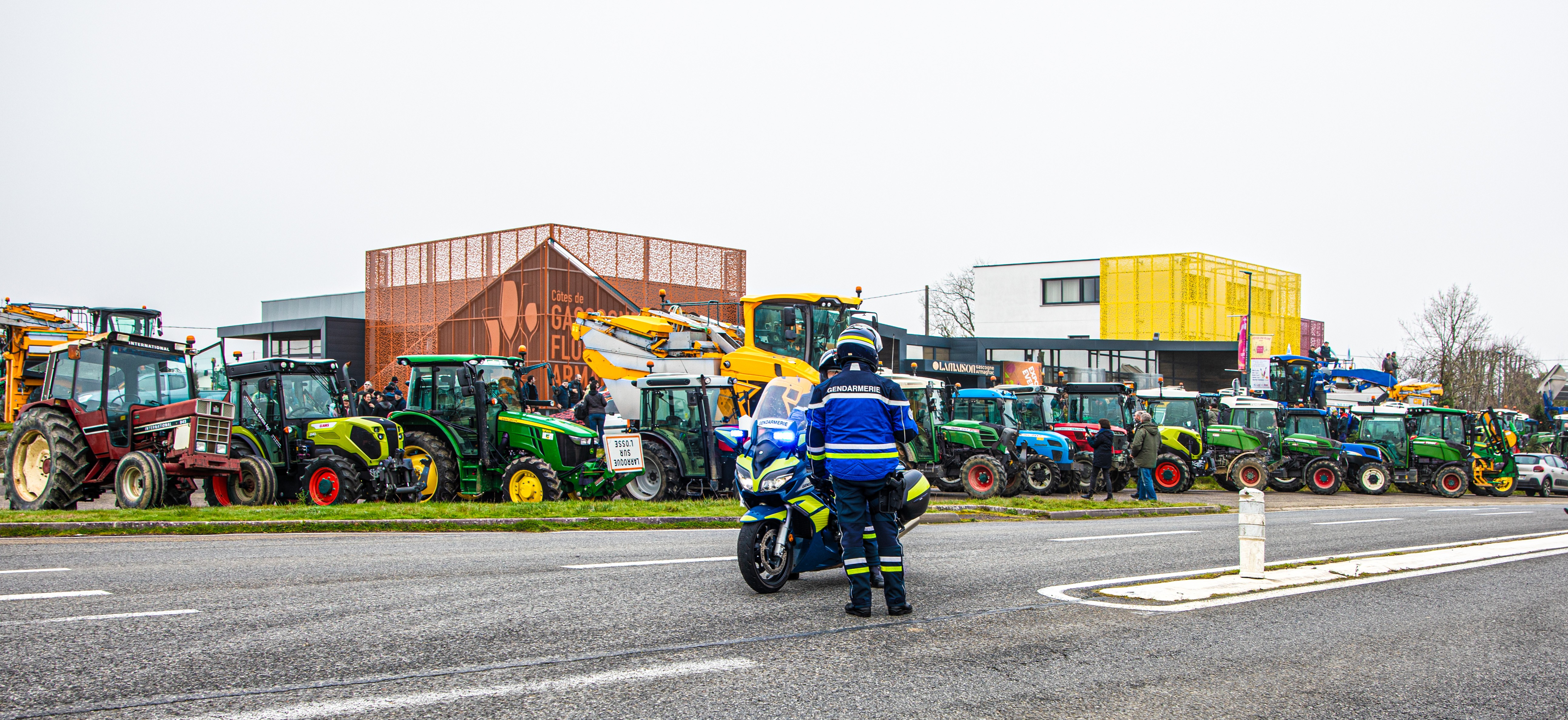 0 Rassemblement de tracteurs à la Maison du vignoble et de l'Armagnac à Eauze1bis 260124.jpg