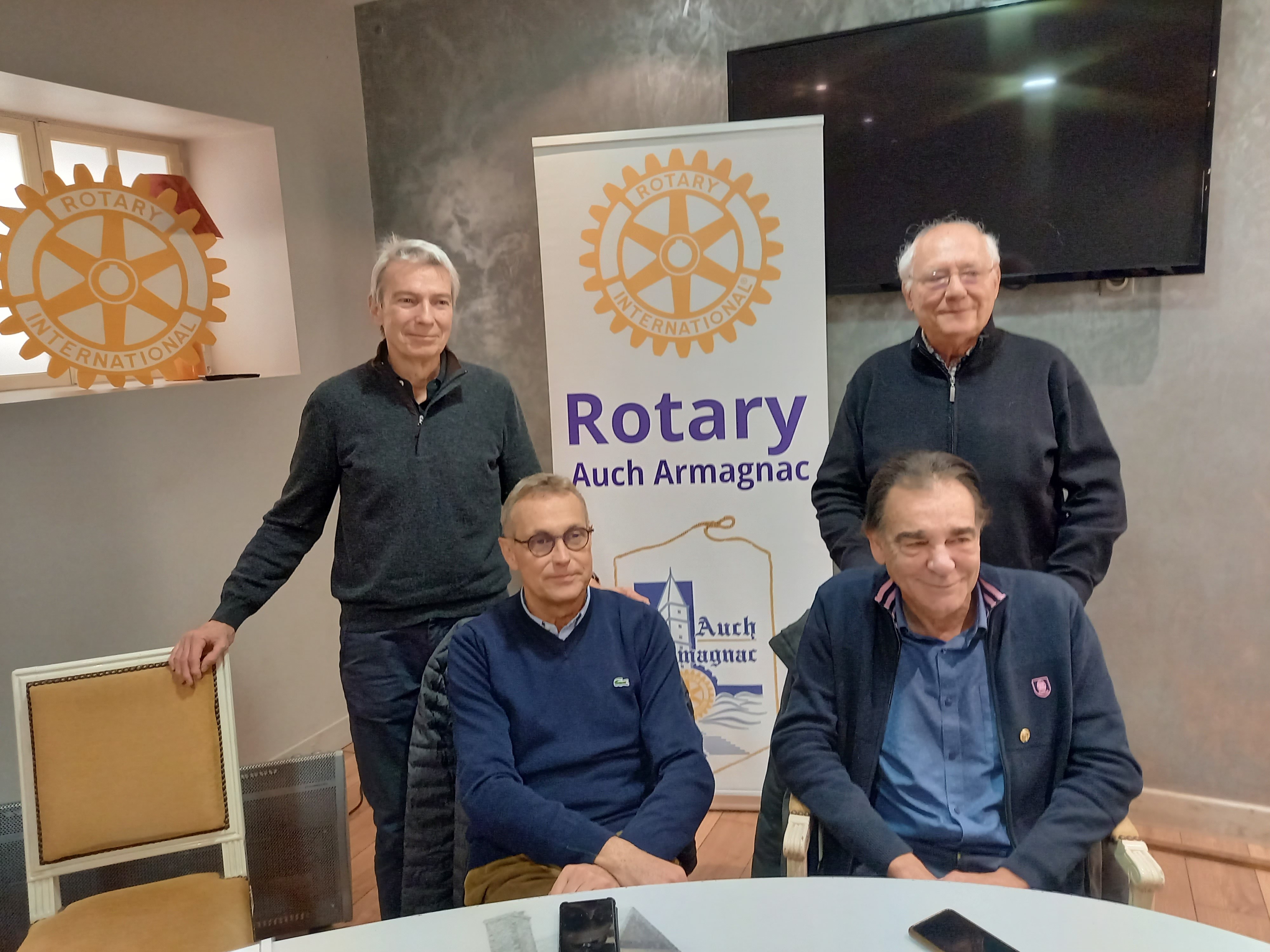Jean-Pierre Duquesne, Bernard Allègre, Gilles Contessi et Michel Dabadie, ont présenté "Jetons le cancer"