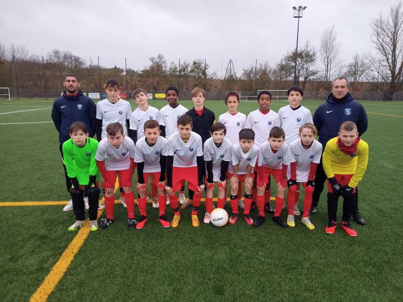 L'équipe U13 avec Léo