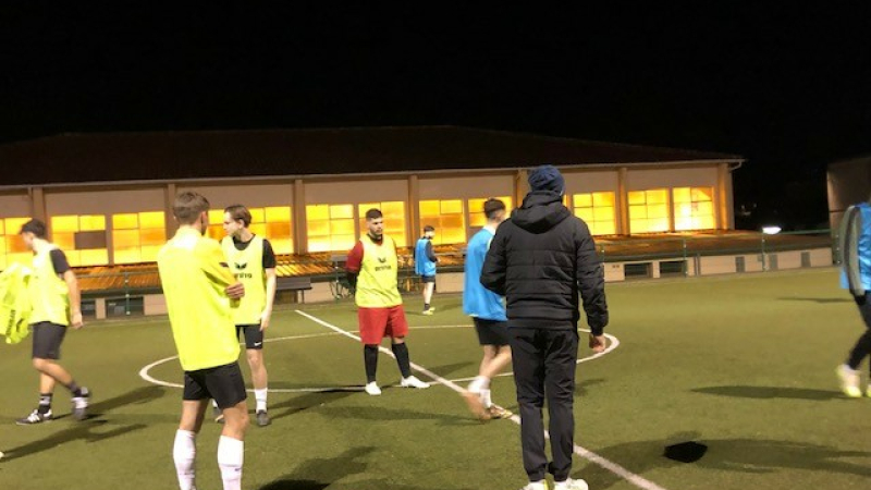 L’équipe réserve de l'UAV Foot à l'arrêt