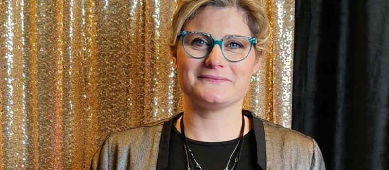 Applaudissements soutenus pour Evelyne