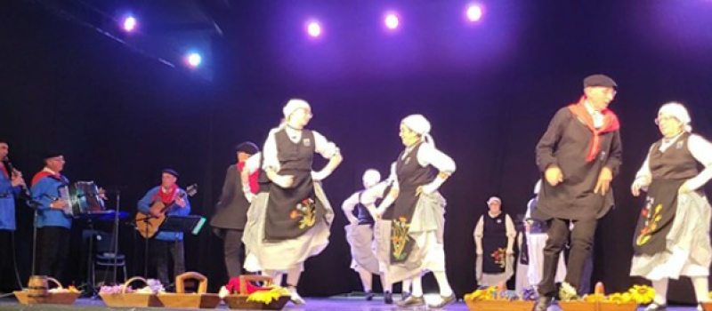 Lous Mirandès exporte le folklore du mirandais