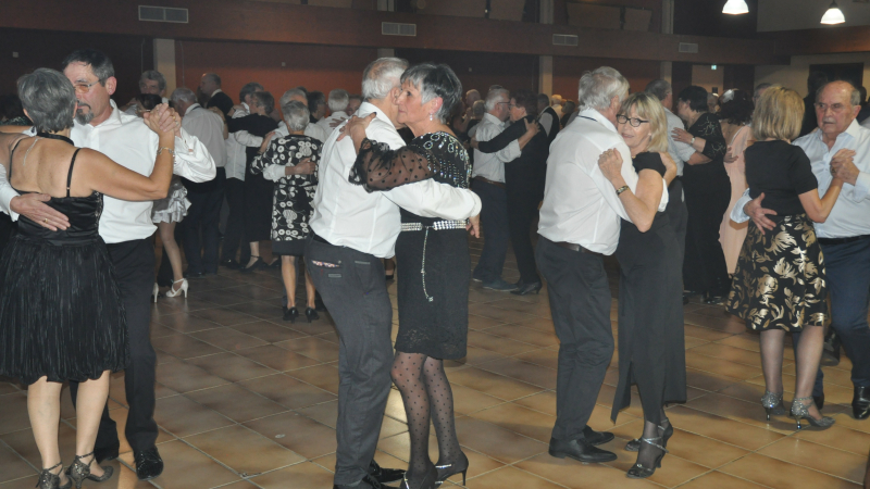 Venez danser pour Pâques au bal musette de l'UAV Rugby !