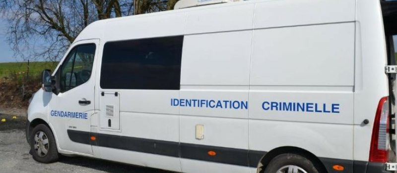 Une femme de 60 ans retrouvée morte à son domicile, le fils a été interpellé