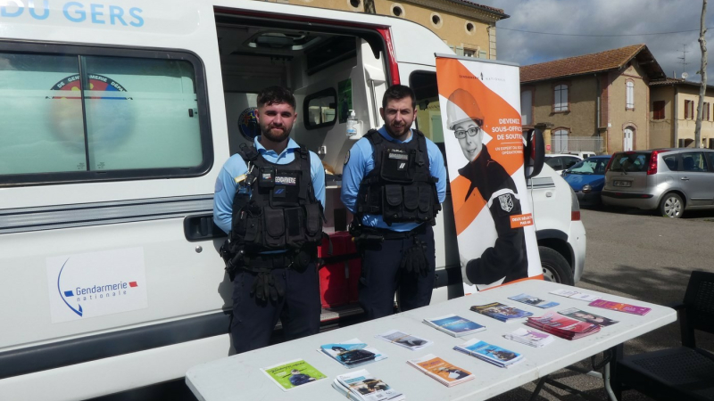 La gendarmerie présente sur le festival avec le Véhicule Itinerant de Proximité