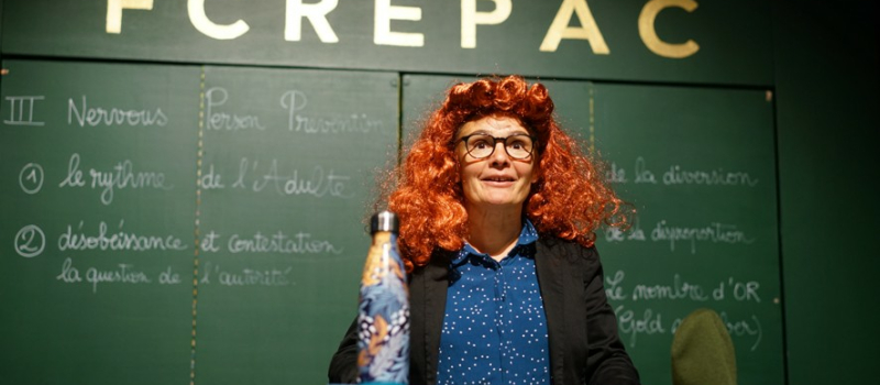 "Manuel à l'usage des non-adultes", un spectacle jubilatoire de la compagnie l'AGIT proposé par Vic Accueil