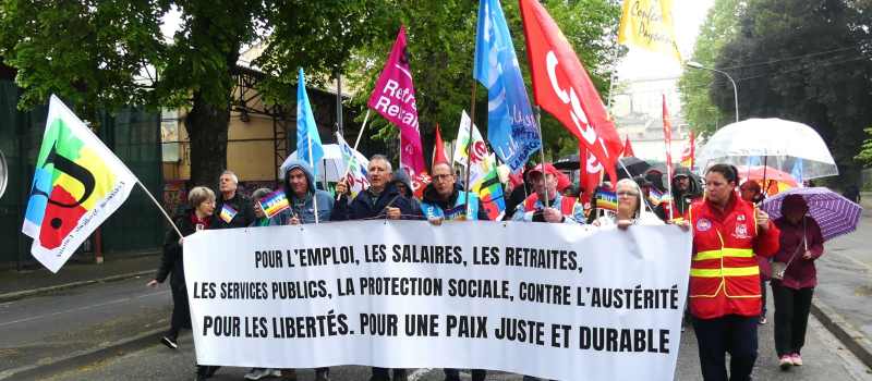 Un triste 1 mai : pluie, 7°c , situation sociale en berne mais des militants toujours enthousiastes