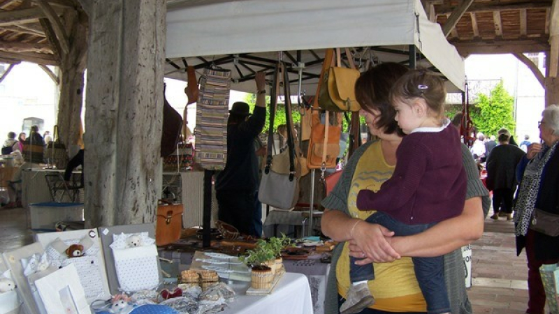 Marché artisanal et Floralies ce dimanche à Saint-Clar.