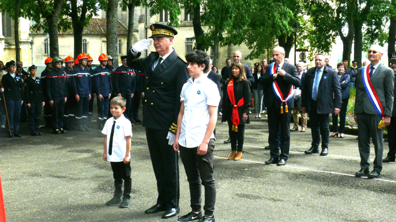 Commémoration du 8 mai, une cérémonie mise sous le signe du renforcement du lien Armées-Jeunesse
