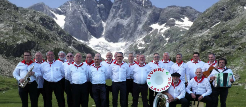 Iturri Lagunak en concert
