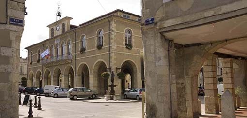 Fleurance-mairie halle coin.jpg