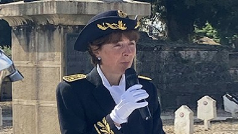 La sous-préfète sur le départ