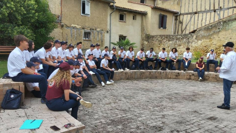 Des jeunes du SNU en visite dans la sous préfecture
