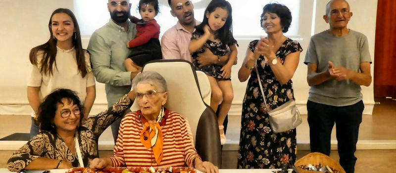 Entourée par la famille et les amis, Lydie Dufaur a fête ses 100 ans dans l'allégresse