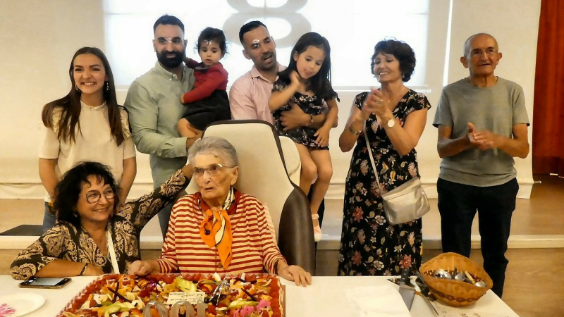 Entourée par la famille et les amis, Lydie Dufaur a fête ses 100 ans dans l'allégresse