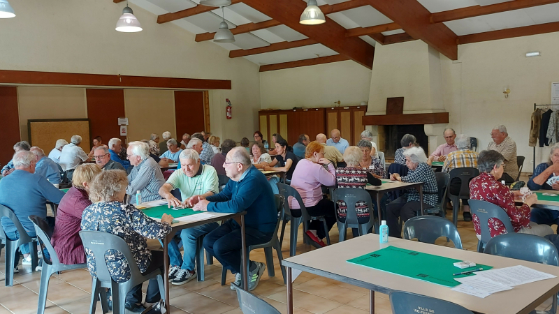 Club "Heures d'amitié des aînés" : concours interclubs de belote de fin de saison
