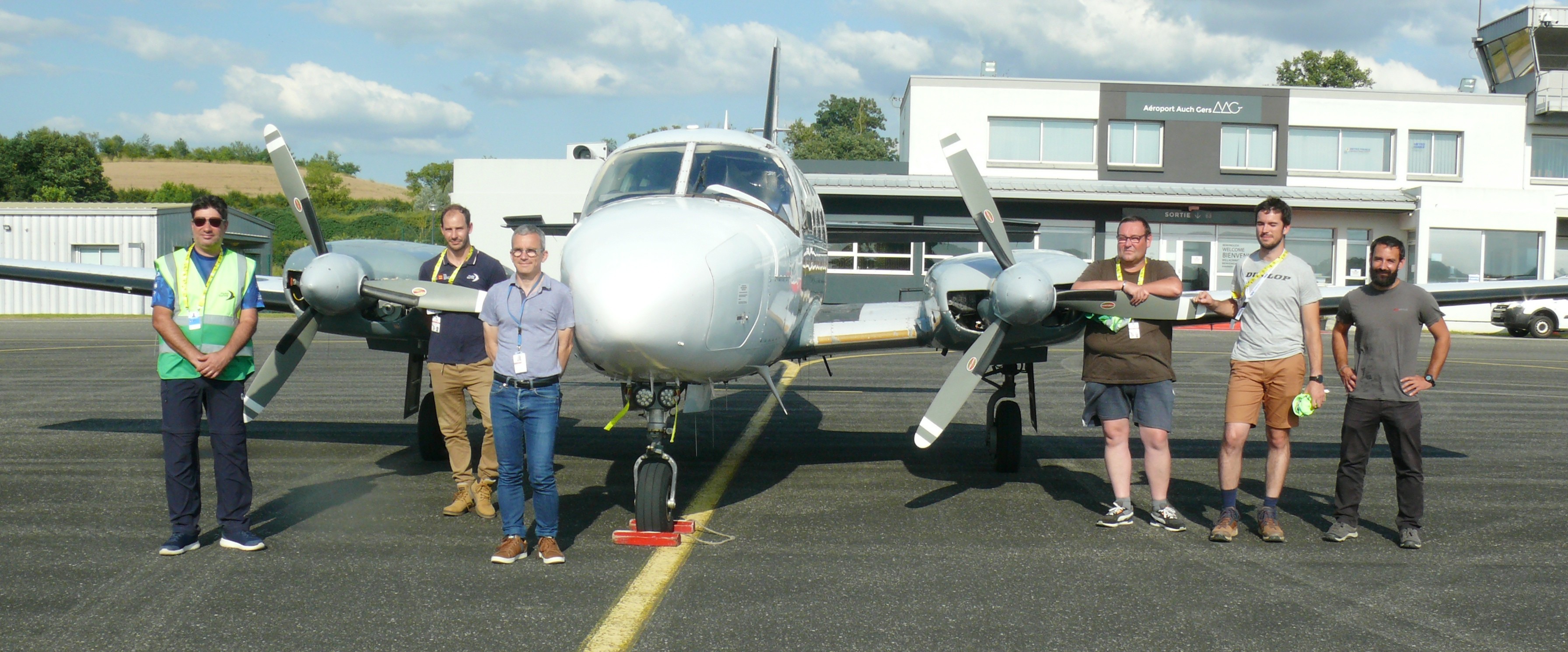 David Bidou et les pilotes des avions de Aérosotravia et Pixay Survey.