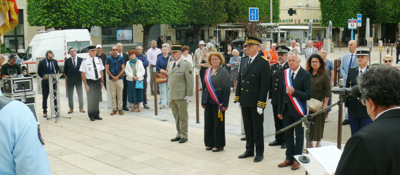 Hommage a été rendu aux victimes des crimes racistes et antisémites de l'État Français et aux Justes de France