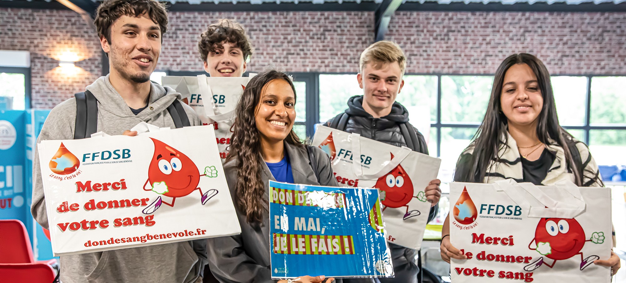 2 Arrivée d'un groupe de lycéens 1bis 270524 copie.jpg