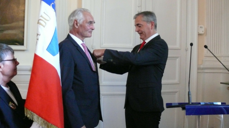 François Rivière, maire de Seissan, Chevalier de l’Ordre national du mérite