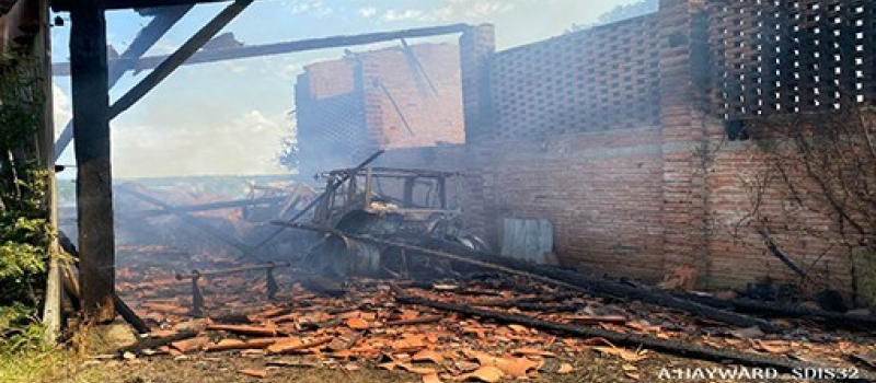 Un hangar agricole la proie des flammes