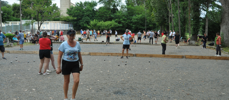 Joyeuse Pétanque Vicoise : concours féminin et en doublettes