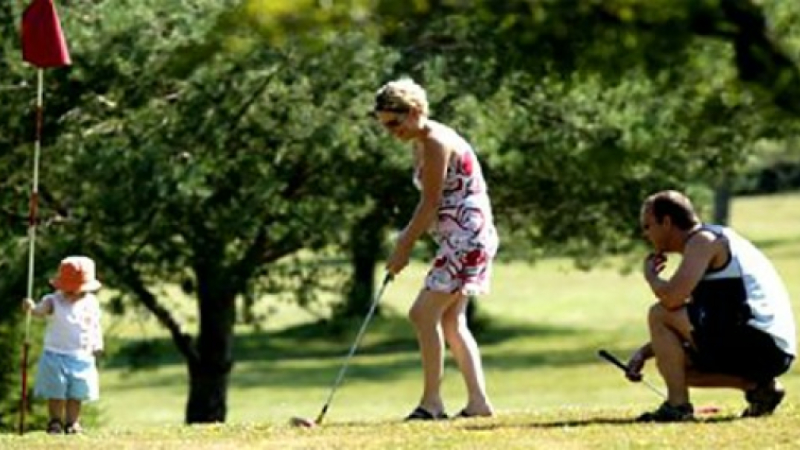 découvrir le swingolf un sport ludique et facile, avec le club des retraités
