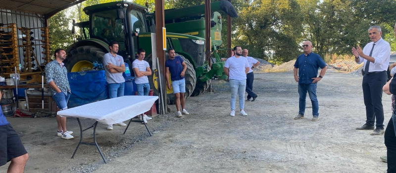 Les Jeunes Agriculteurs du Gers présents en visite d’exploitation avec M.le Préfet