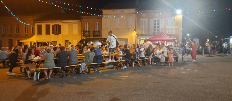 Un marché nocturne pour terminer la saison
