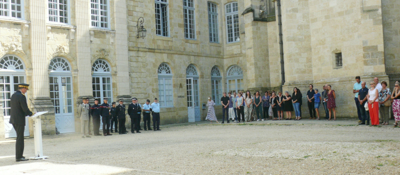 Une minute de silence en hommage à Sylvie Trémouille et Daniel Buffière