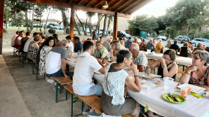 Dimanche 15 septembre, à midi, dans la salle des fêtes de Tachoires