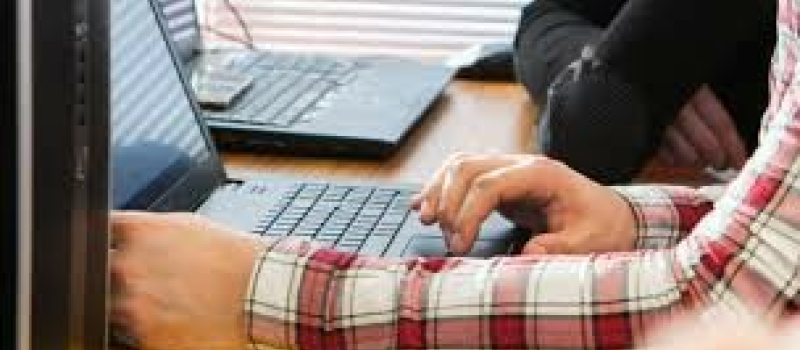 Pour faire face à l’illectronisme les ateliers et permanencesdes Conseillers Gers Numérique