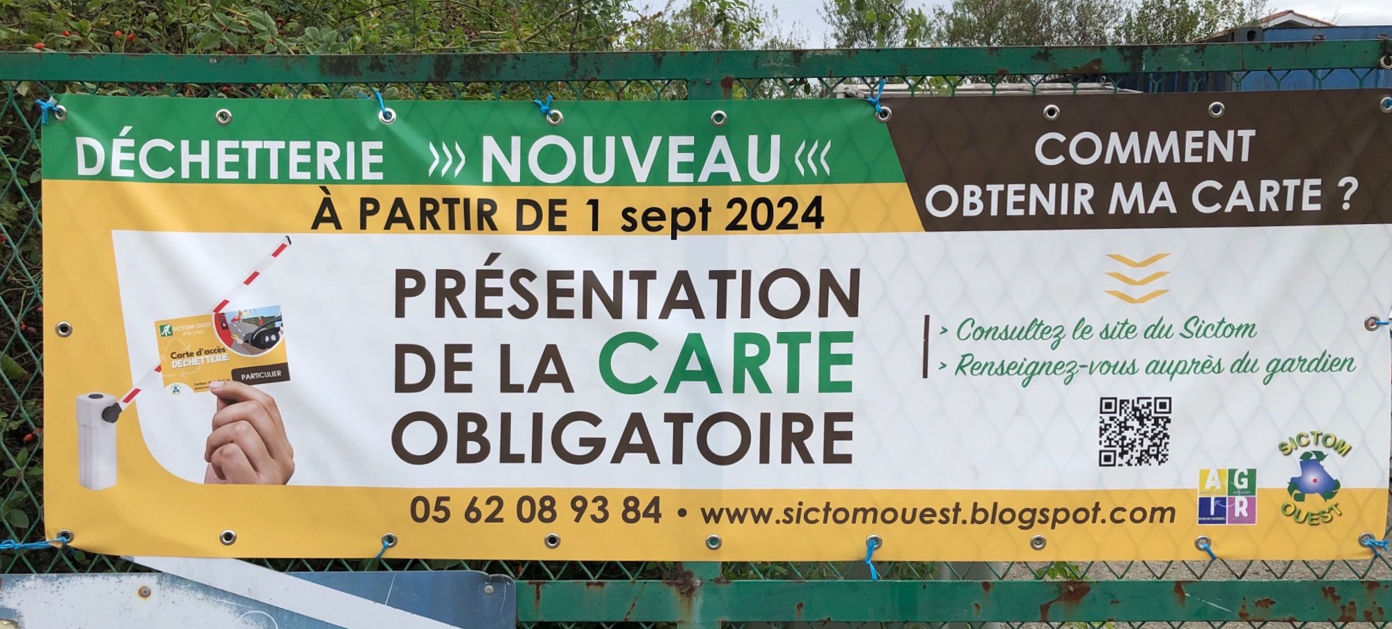 DR000 Sictom  Avertissement à la barrière à Plaisance 1bis 100924.jpg