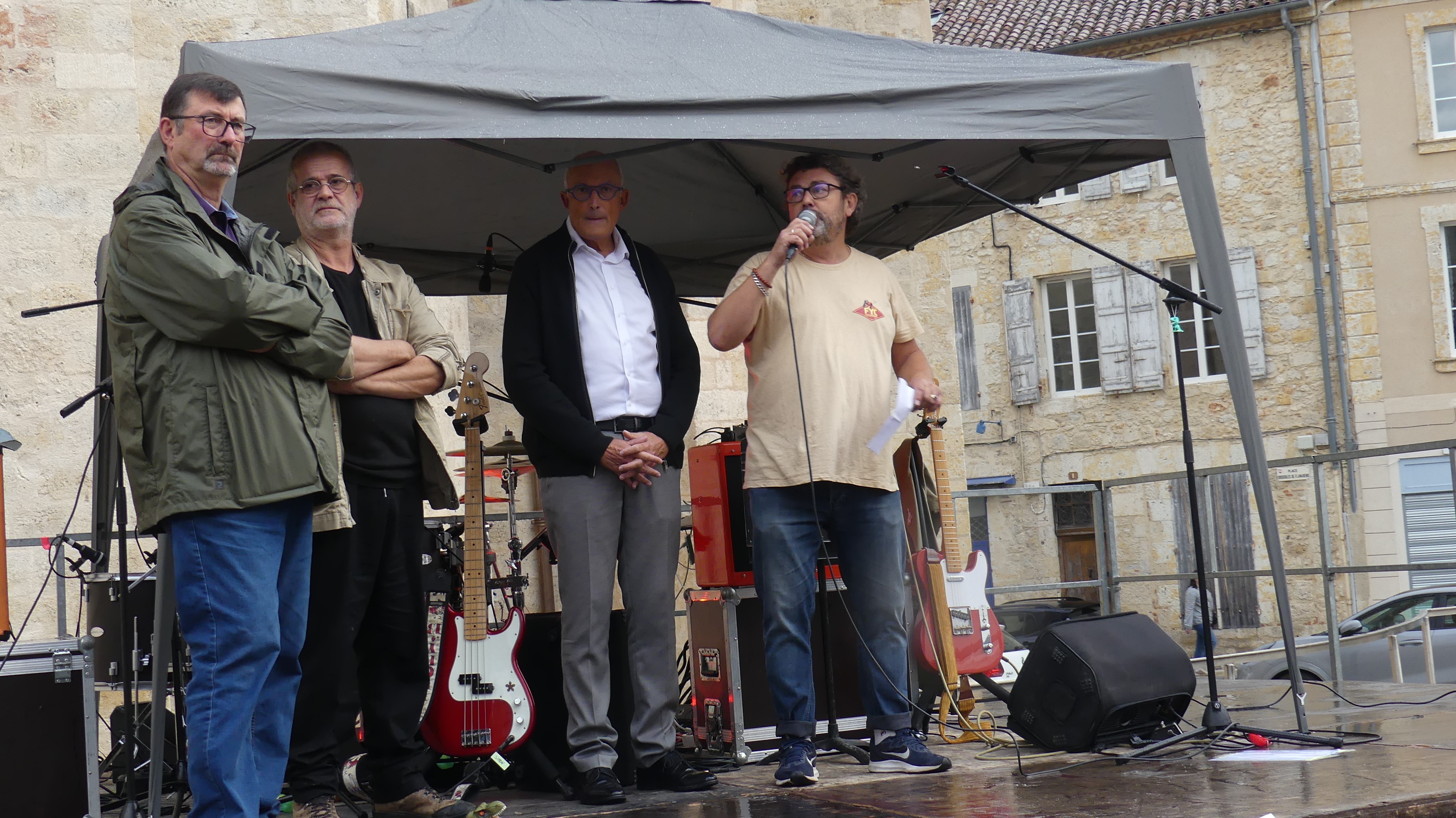 Le coup d'envoi