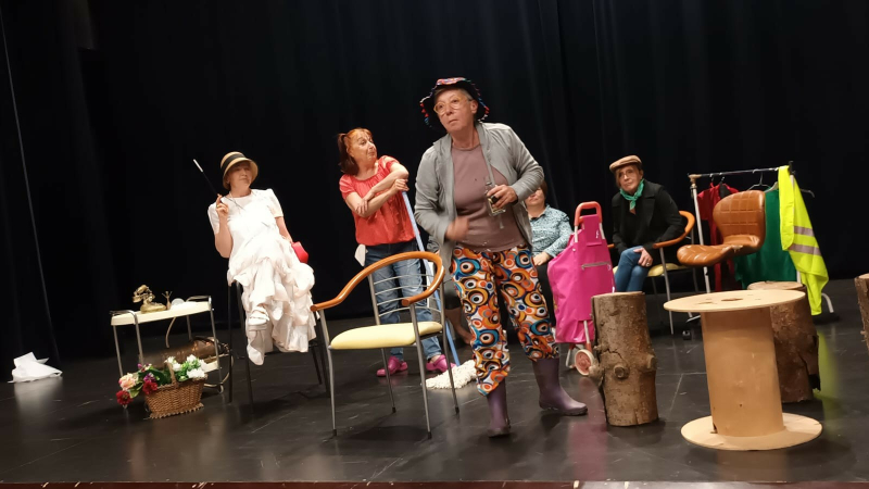 L'atelier théâtre "Didascalies en Liberté" présente une comédie inspirée de Boris Vian