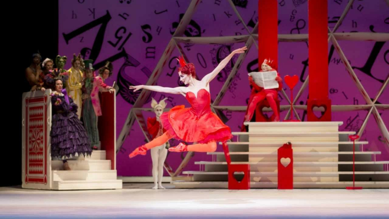 Le ballet "Alice au pays des merveilles" au cinéma l'Europe en direct !