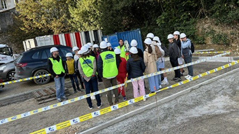 Derrière la palissade : La vie du chantier