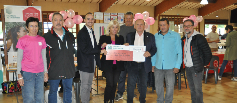Don à la Ligue contre le cancer de la caisse locale du Crédit Agricole