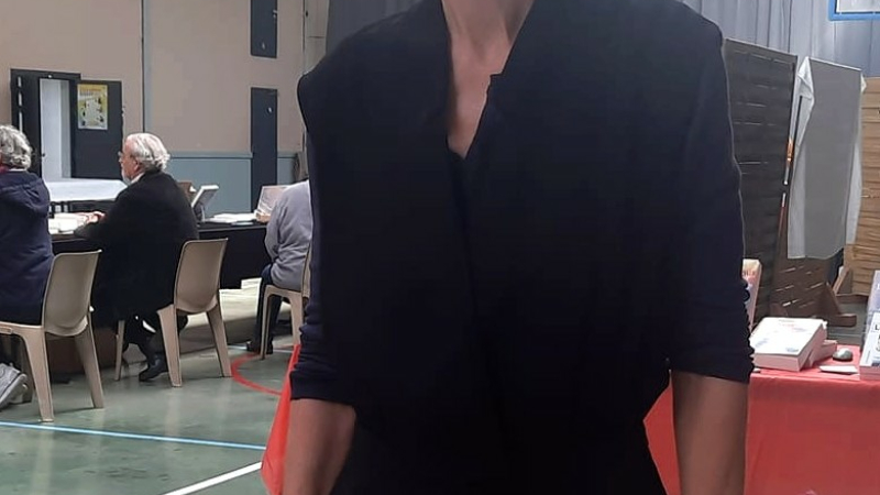 Delphine Marie Touzet : L’Art de la Poésie et de la Réparation