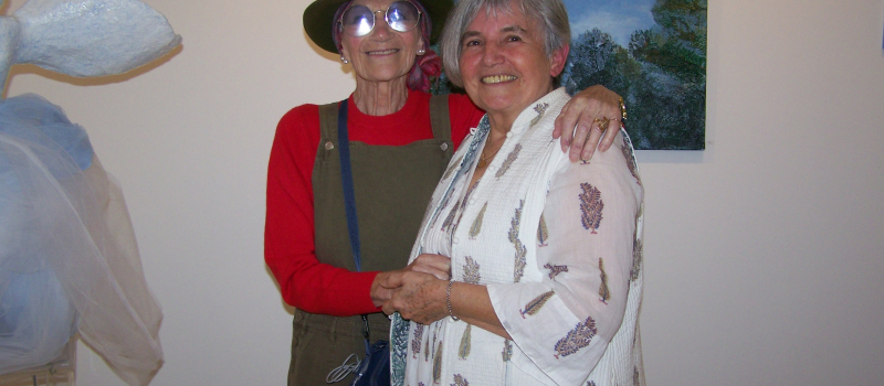 Une exposition orientée vers " la beauté du geste " à la galerie "L'Arcade" par un duo d'artistes Céline Soutumier-Deschamps et Monique Laporte.