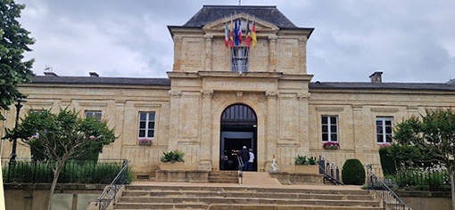mairie mirande long.jpg
