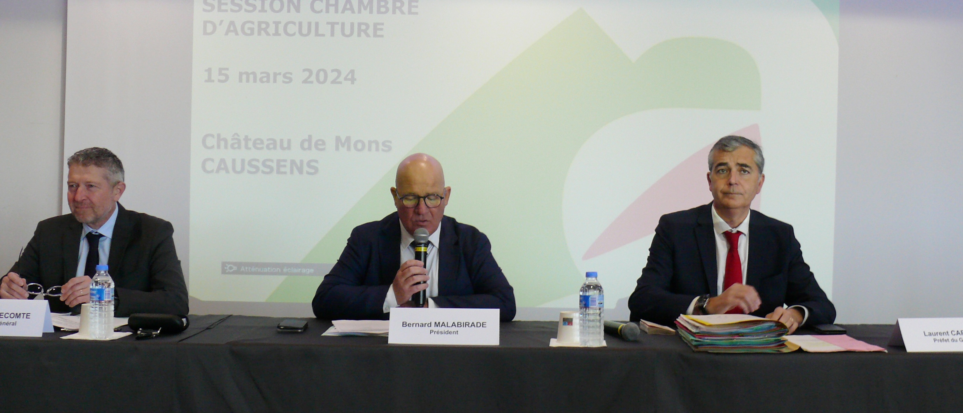 Au centre, Bernard Malabirade.