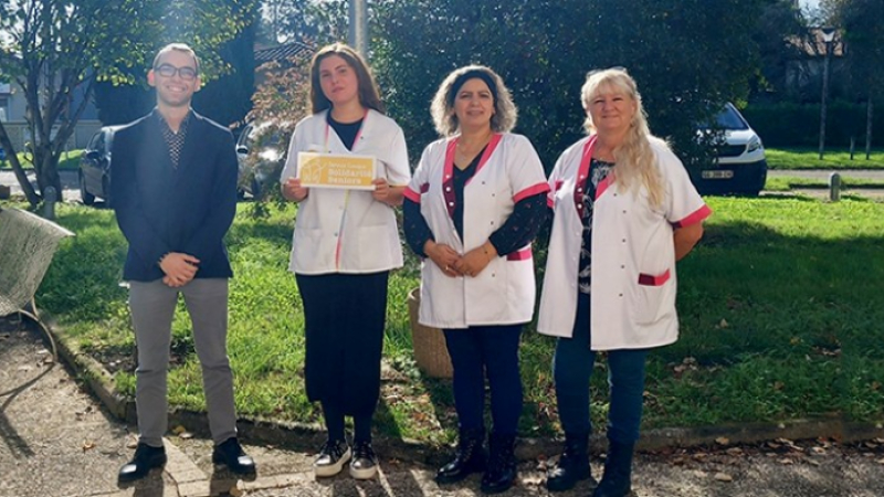 Les volontaires donnent le sourire aux séniors