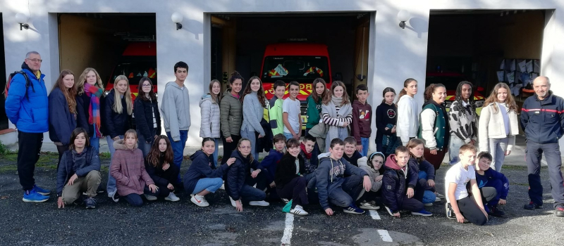 Les collégiens en visite au centre de secours et incendie